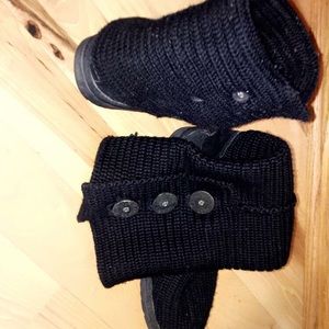 Black Cardy Uggs in great condition! Size 8